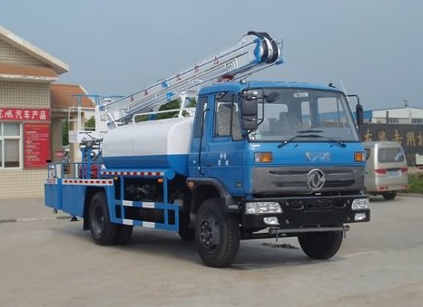 多功能灑水車(chē)——東風(fēng)高空作業(yè)灑水車(chē)2