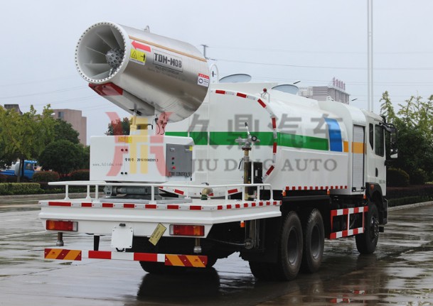 100米風(fēng)送式霧炮東風(fēng)御虎后雙橋多功能抑塵車3