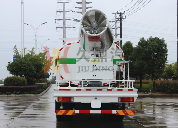 100米風(fēng)送式霧炮東風(fēng)御虎后雙橋多功能抑塵車4