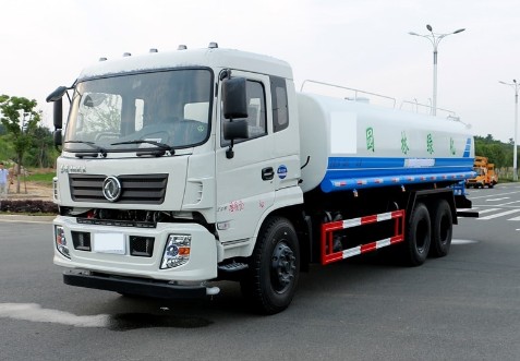 東風(fēng)專底后雙橋20噸灑水車圖片 東風(fēng)專底后雙橋20噸灑水車圖片