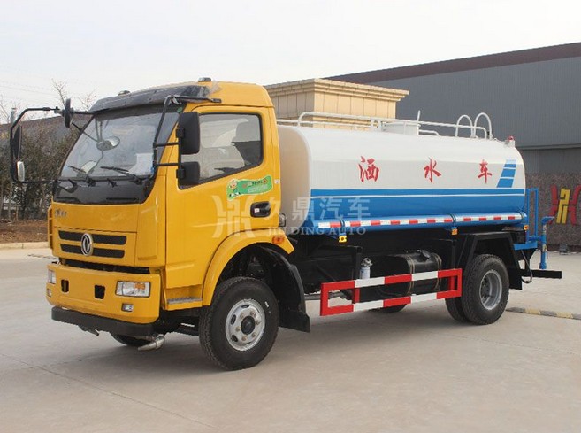 8方環衛灑水車價格_8噸東風大多利卡環衛灑水車2
