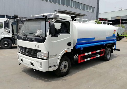 8噸灑水車多少錢一臺_躍進8噸綠化灑水車廠家價格4