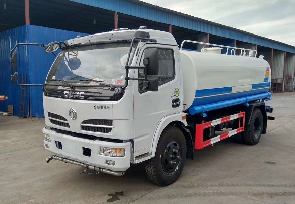 8方灑水車大概價格_福瑞卡8噸綠化灑水車廠家價格2