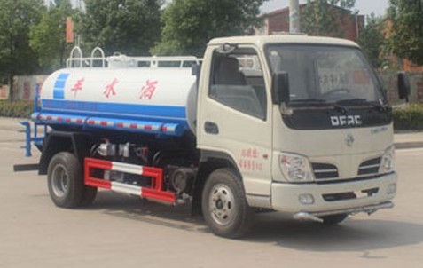 小型灑水車需要什么駕駛證_東風(fēng)多利卡2.5噸藍(lán)牌小型灑水車4
