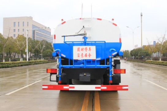 �|�L(f��ng)����ǰ�ĺ�˞�ˮ܇����DƬ