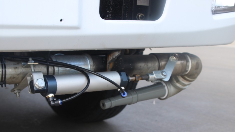 5方東風(fēng)多利卡霧炮車(朝柴發(fā)動機(jī))高清圖片 5方東風(fēng)多利卡霧炮車(朝柴發(fā)動機(jī))高清圖片