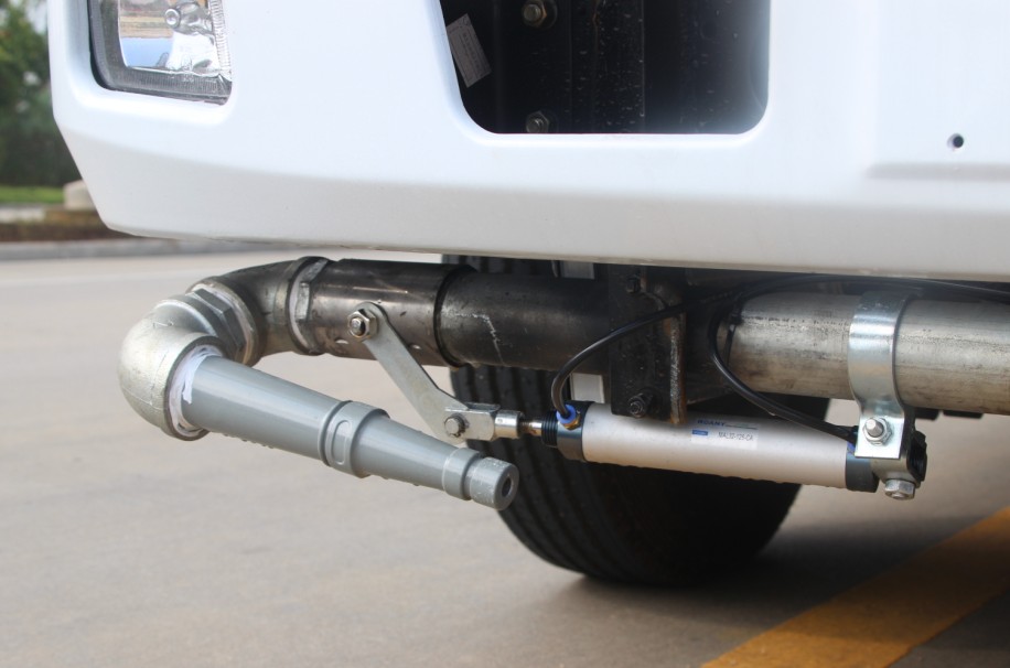 5方東風(fēng)多利卡霧炮車(朝柴發(fā)動機(jī))高清圖片 5方東風(fēng)多利卡霧炮車(朝柴發(fā)動機(jī))高清圖片