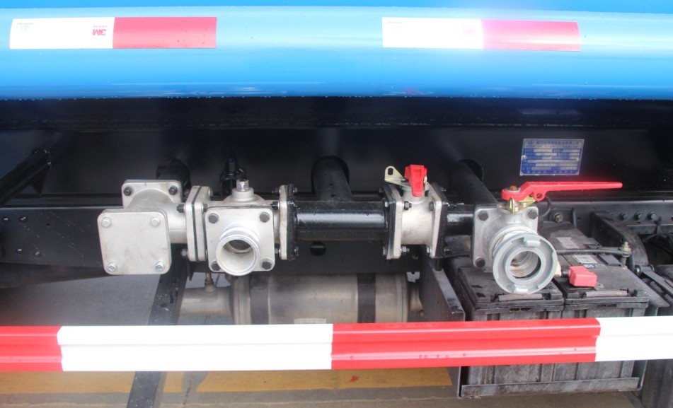 5方東風(fēng)多利卡霧炮車(朝柴發(fā)動機(jī))高清圖片 5方東風(fēng)多利卡霧炮車(朝柴發(fā)動機(jī))高清圖片