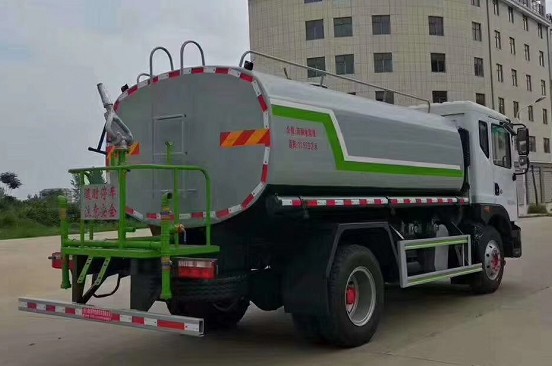 國(guó)六12方東風(fēng)多利卡D9灑水車圖片 國(guó)六12方東風(fēng)多利卡D9灑水車圖片