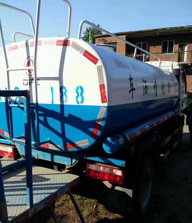 二手5方灑水車帶戶低價(jià)出售3