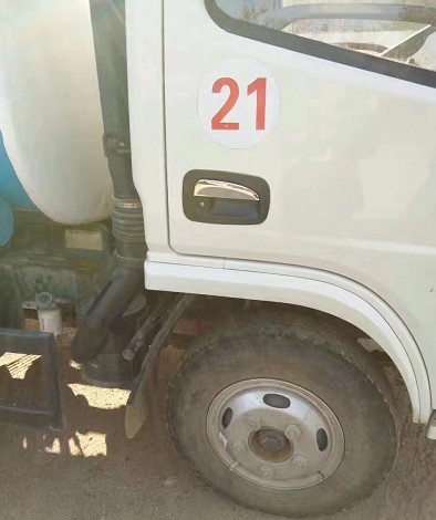 二手5方灑水車帶戶低價(jià)出售4