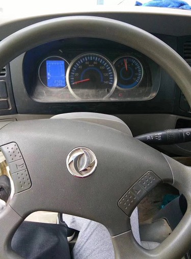 二手帶手續(xù)5方灑水車低價(jià)出售,車在湖北孝感!4