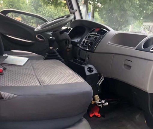 二手帶手續(xù)隨州牌6方灑水車(chē) 二手帶手續(xù)隨州牌6方灑水車(chē)