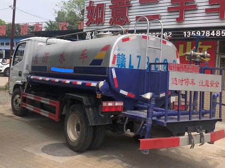 二手帶手續(xù)隨州牌6方灑水車(chē),極品車(chē)況,現(xiàn)低價(jià)轉(zhuǎn)讓?zhuān)?