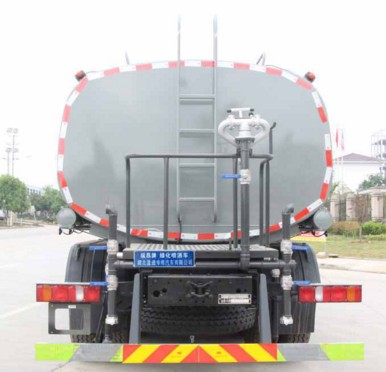 �����ǵ¿�ǰ�ĺ��25����ˮ܇