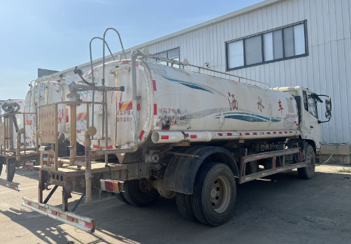 二手15方東風(fēng)天錦灑水車(chē) 二手15方東風(fēng)天錦灑水車(chē)