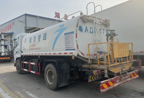 二手國(guó)五15方灑水車(chē)_二手國(guó)五東風(fēng)隨專(zhuān)15方灑水車(chē)4